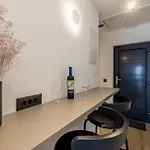Gorgeous In With View Apartman