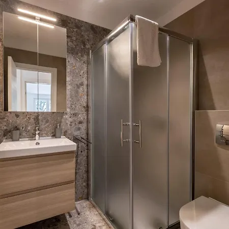 In Apartment Potomje