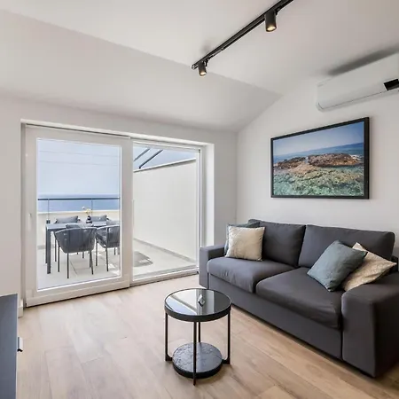 Cozy Apartment In Potomje With Lake View * Potomje